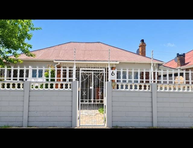 3 BEDROOM HOUSE FOR SALE IN KENILWORTH